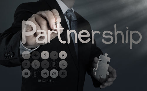Laurel and Thomson Reuters partnership to measure AI ROI for law firms.